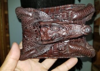 Ví Da Cá Sấu Nguyên Con